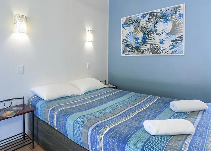 Cool Palms Motel
